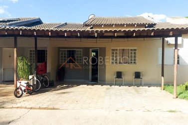Casa &agrave; venda - Centro