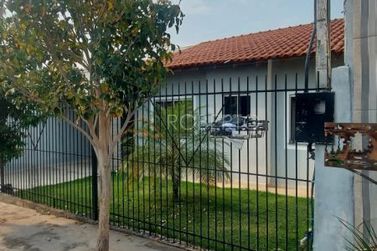 Casa &agrave; venda - 200m&sup2; - Residencial Fazenda Simone