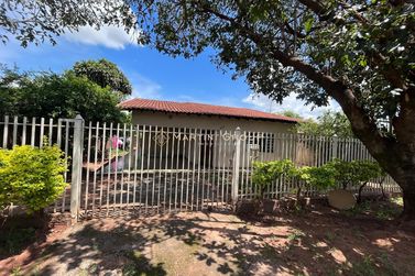 Casa &agrave; venda - 600m&sup2; - Jardim Santos Dumont