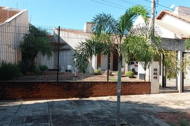 Casa &agrave; venda - 370m&sup2; - Jardim Das Am&eacute;ricas