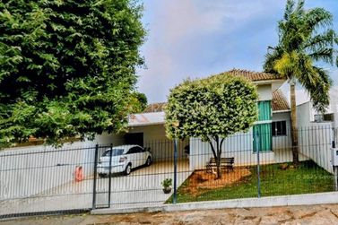 Casa &agrave; venda - 332m&sup2; - Jardim Nossa Senhora de F&aacute;tima