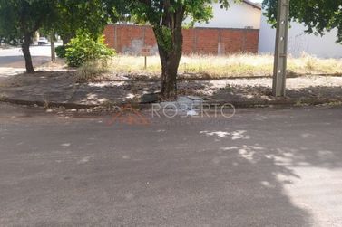 Terreno &agrave; venda - 232m&sup2; - Centro