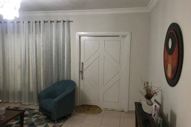 Casa &agrave; venda - 330m&sup2; - Centro