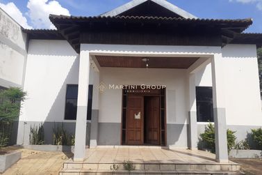 Casa &agrave; venda - 600m&sup2; - Centro
