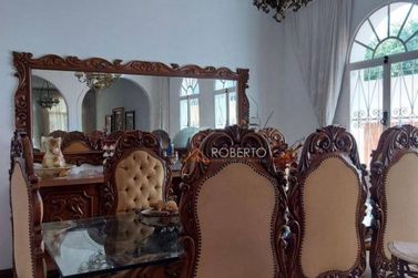 Casa &agrave; venda - 338m&sup2; - Centro