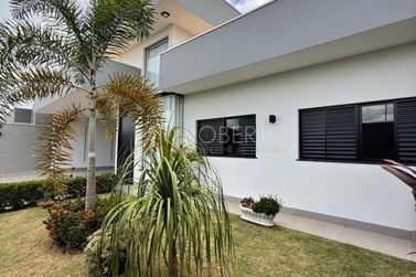 Casa &agrave; venda - 300m&sup2; - Jardim O&aacute;sis