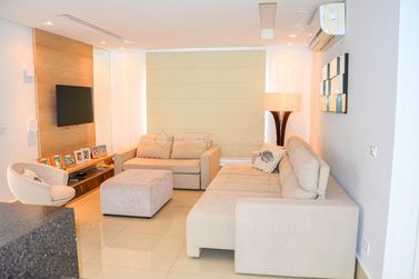 Casa &agrave; venda - 400m&sup2; - Condom&iacute;nio &Aacute;guas do Paran&aacute;