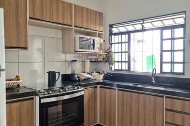 Casa &agrave; venda - 140m&sup2; - Jardim Oasis