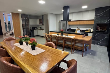 Casa &agrave; venda - 225m&sup2; - Jardim O&aacute;sis