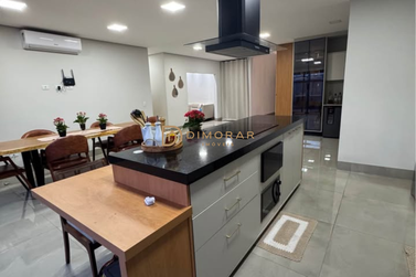 Casa &agrave; venda - 225m&sup2; - Jardim O&aacute;sis