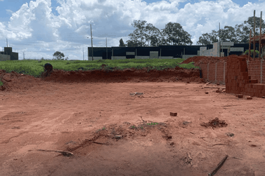 Terreno &agrave; venda - 360m&sup2; - Jardim San Fernando