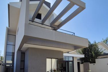 Casa &agrave; venda - 270m&sup2; - Centro