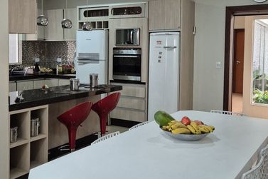 Casa &agrave; venda - 324m&sup2; - Centro