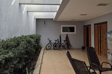 Casa &agrave; venda - 324m&sup2; - Centro