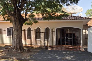 Casa &agrave; venda - 170m&sup2; - Centro