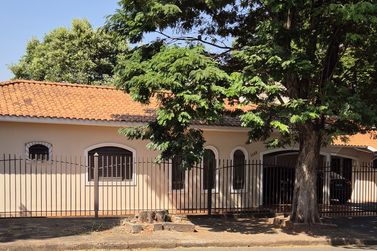 Casa &agrave; venda - 170m&sup2; - Centro