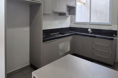 Casa &agrave; venda - 100m&sup2; - Centro