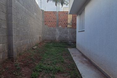 Casa &agrave; venda - 100m&sup2; - Centro