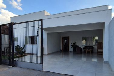 Casa &agrave; venda - 185m&sup2; - SUMARE