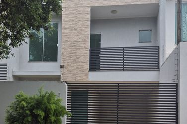 Sobrado &agrave; venda - 130m&sup2; - JD Ouro Branco 