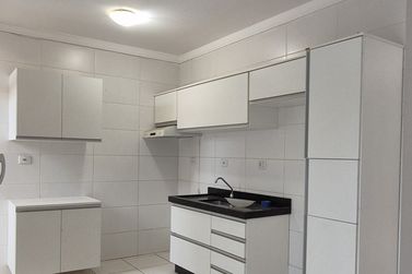 Sobrado &agrave; venda - 130m&sup2; - JD Ouro Branco 