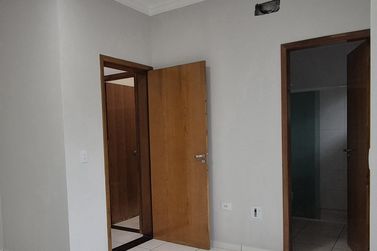 Sobrado &agrave; venda - 130m&sup2; - JD Ouro Branco 