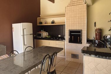 Casa &agrave; venda - 234m&sup2; -  Centro