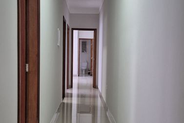 Casa &agrave; venda - 200m&sup2; - JD Santos Dumont 