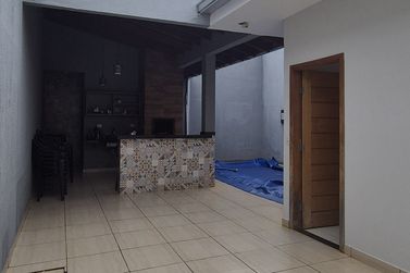 Casa &agrave; venda - 200m&sup2; - JD Santos Dumont 