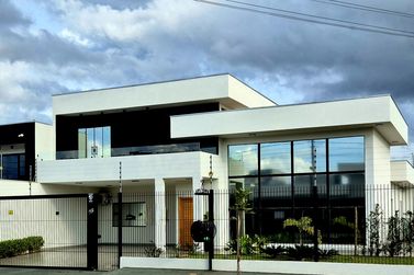 Casa &agrave; venda - 215m&sup2; - JD Oasis