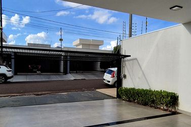 Casa &agrave; venda - 215m&sup2; - JD Oasis