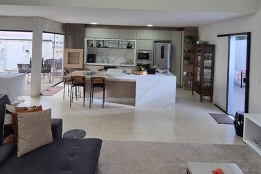 Casa &agrave; venda - 215m&sup2; - JD Oasis