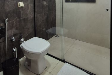 Casa &agrave; venda - 215m&sup2; - JD Oasis