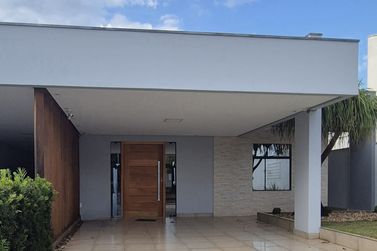 Casa &agrave; venda - 247m&sup2; - Prox mercado Camilo