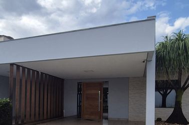 Casa &agrave; venda - 247m&sup2; - Prox mercado Camilo