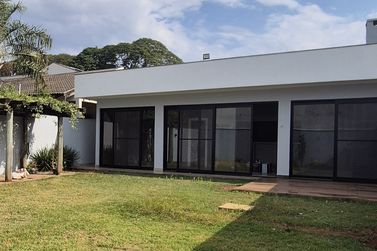 Casa &agrave; venda - 247m&sup2; - Prox mercado Camilo