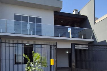 Sobrado &agrave; venda - 165m&sup2; - Jardim oasis