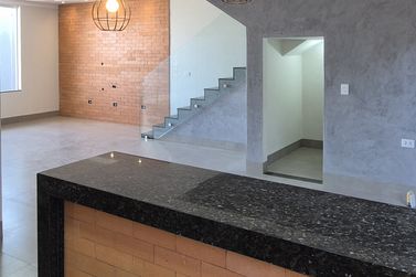 Sobrado &agrave; venda - 165m&sup2; - Jardim oasis