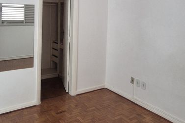 Apartamento &agrave; venda - 120m&sup2; - Centro