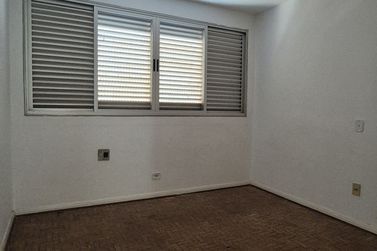 Apartamento &agrave; venda - 120m&sup2; - Centro