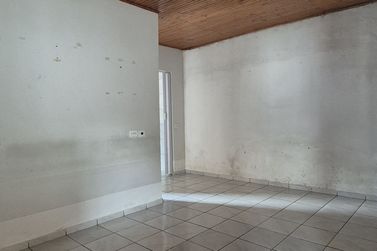 Casa &agrave; venda - 200m&sup2; - Centro