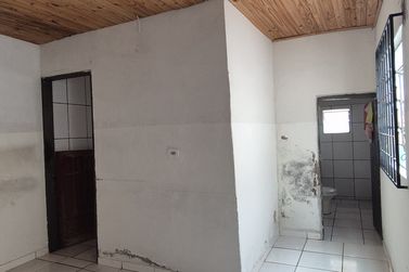 Casa &agrave; venda - 200m&sup2; - Centro