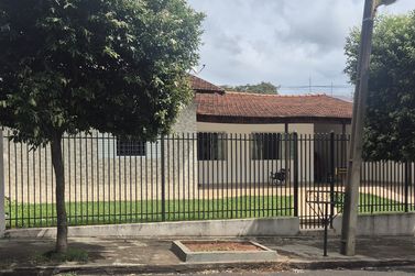Casa &agrave; venda - 260m&sup2; - Centro