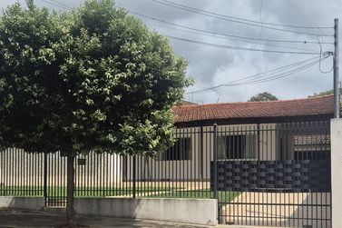Casa &agrave; venda - 260m&sup2; - Centro