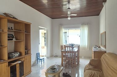 Casa &agrave; venda - 260m&sup2; - Centro