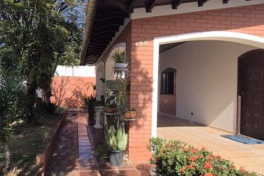 Casa &agrave; venda - 220m&sup2; - Jardim Igua&ccedil;u 