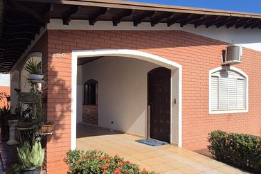 Casa &agrave; venda - 220m&sup2; - Jardim Igua&ccedil;u 