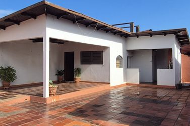 Casa &agrave; venda - 220m&sup2; - Jardim Igua&ccedil;u 