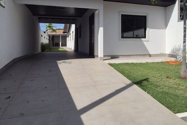 Casa &agrave; venda - 130m&sup2; - Centro