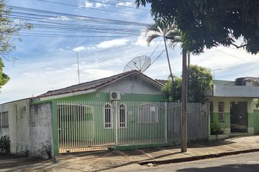Casa &agrave; venda - 252m&sup2; - Centro
